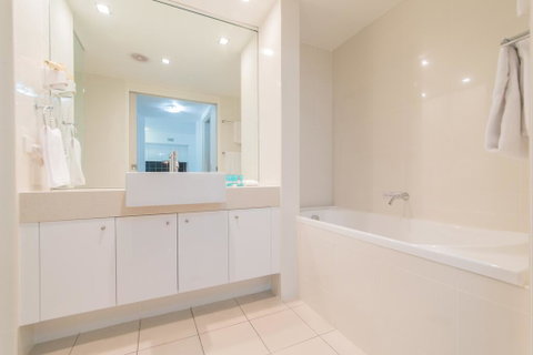 Beaches On Lammermoor Apartments - Accommodation Australia 3
