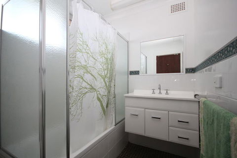 BEACHFRONT 3- 3/12 Bundella Ave LC - Accommodation Australia 2