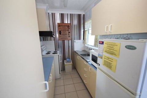 BEACHFRONT 3- 3/12 Bundella Ave LC - Accommodation Australia 1