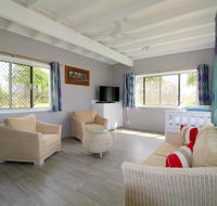 Beachfront 6 25 Willow Street - Accommodation Australia