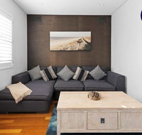 BEACHFRONT APARTMENT // DREAM LOCATION // CLOEY2 - Accommodation Australia