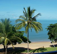 Beachfront Apartments on Trinity Beach - Accommodation Australia