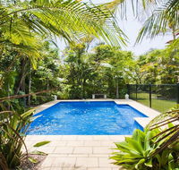 Beachfront Pool House - Absolute beachfront - Accommodation Australia
