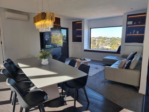 RESIDENTIAL 4 BEDROOM House - Accommodation Australia 0