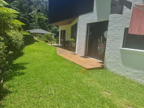 RESIDENTIAL 4 BEDROOM House - Accommodation Australia 2
