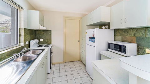 RED Rock - Townhouse In Town - Accommodation Australia 2