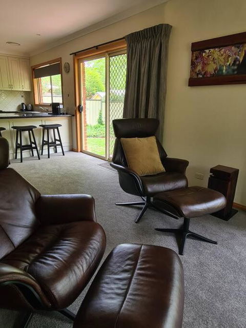 REDGUM RETREAT BRIGHT - Luxury Spa Villa - Accommodation Australia 0