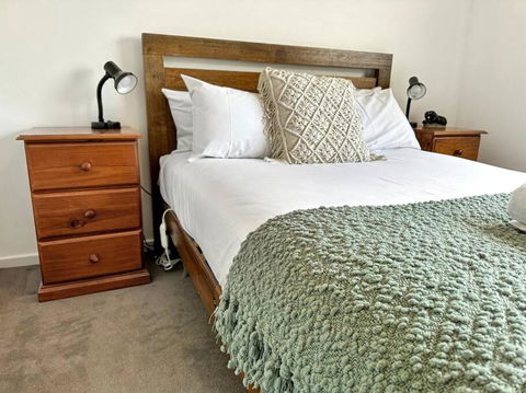 Reel Close! Walk To Everything. Sleeps 6 - Accommodation Australia 2