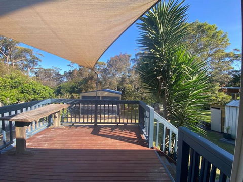 Reel & Relax: 3BR Beach House - Fish, Swim, Surf - Accommodation Australia 1