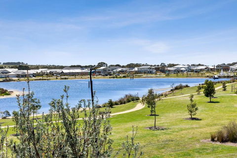 REFLECTIONS At Lonsdale - Accommodation Australia 1