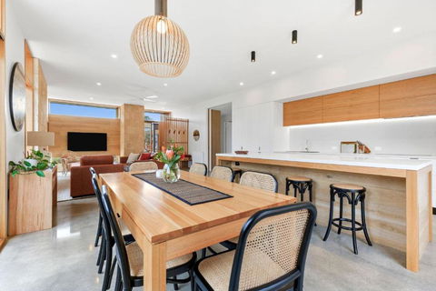 REFRESH At Lonnie - Accommodation Australia 1