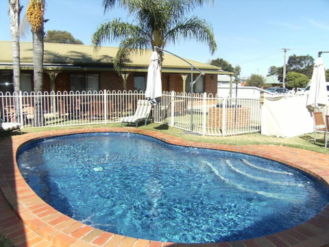 Regency Court Motel - Local Tourism 3
