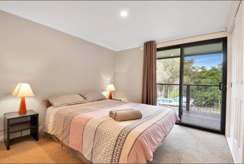 Relax At Goughs Bay - Accommodation Australia 1