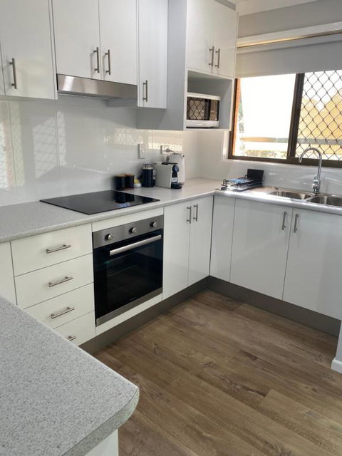 Relax On Ross - Australia Shopping 1