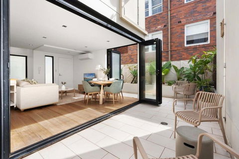 Relaxed Beachside Townhouse - Australia Shopping 2