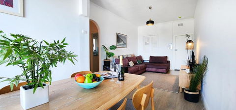 Relaxed Coastal Living With Fantastic Sea Views - Australia Shopping 2