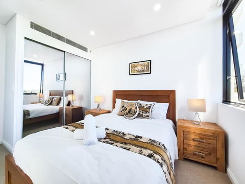 Relaxing 1BR W Pools & SPA, Gym In Olympic Park - Accommodation Australia 0