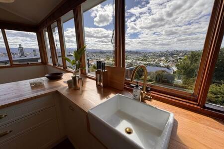 Renovated Cottage Near Cataract Gorge Launceston - Local Tourism 2