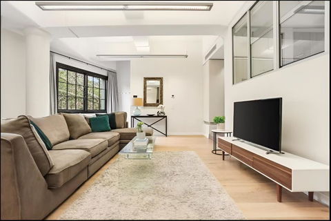 Renovated Warehouse Conversion In Heart Of Sydney - Accommodation Australia 1