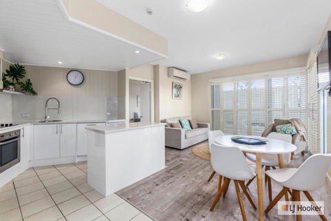 RESORT ON THE BEACH 1219/20 - Accommodation Australia 2