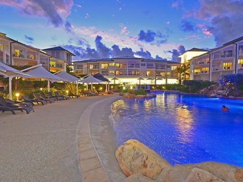 RESORT ON THE BEACH 2214/2215 - Accommodation Australia 0
