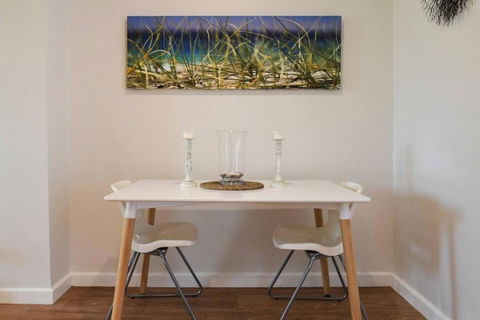 Resort-style Coastal Living With Balcony & Pool - Local Tourism 2