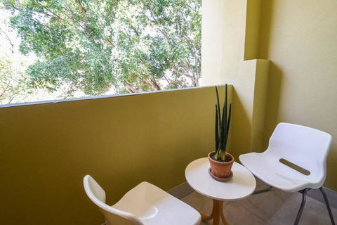 Resort-style Coastal Living With Balcony & Pool - Local Tourism 3