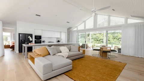 Resort Style Living With Pool, Tennis Court And Beach - Local Tourism 0