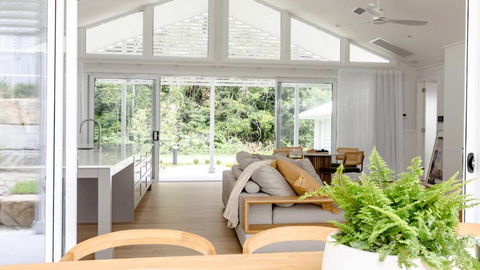 Resort Style Living With Pool, Tennis Court And Beach - Local Tourism 2