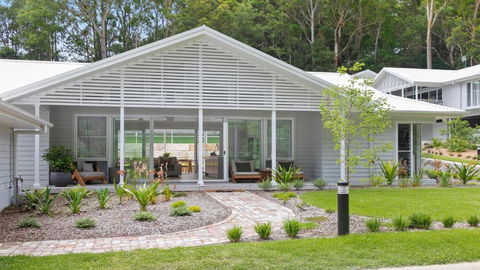 Resort Style Living With Pool, Tennis Court And Beach - Local Tourism 3