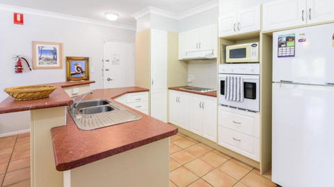 Resort Style Unit Across From The Water - Accommodation Australia 3