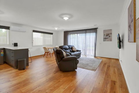 Retreat On Francis I Short And Long Stays - Accommodation Australia 3