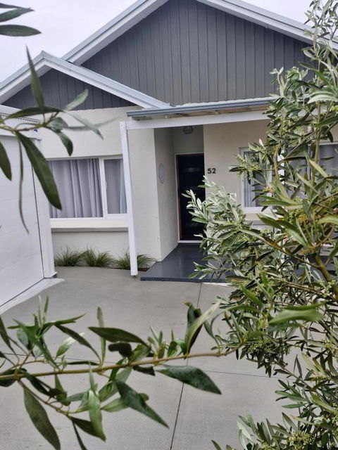 Retreat - Accommodation Australia 0