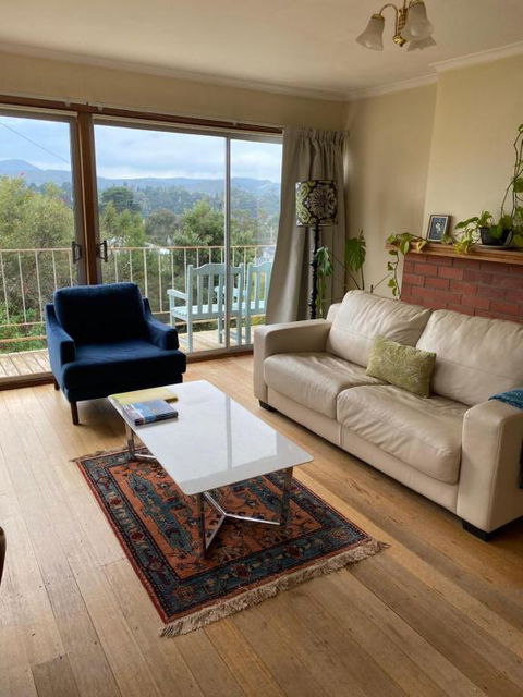 Retro Apartment Cornelian Bay - Water Views - Australia Shopping 0