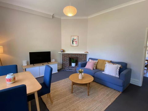 Retro Apt 6 Mins To Victoria Quay - Accommodation Australia 3