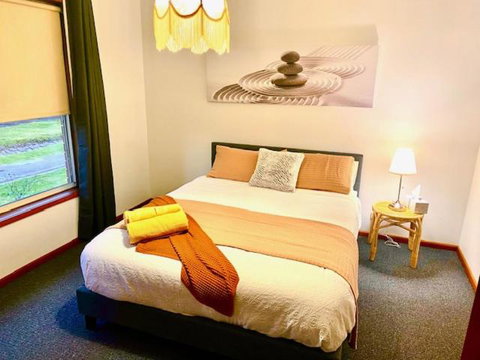 Retro Riverside Redan, Ballarat - Australia Shopping 1