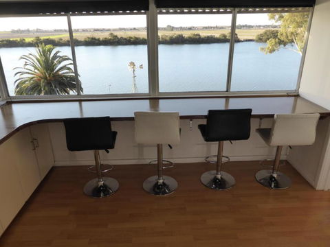 Riverfront Holiday House - Australia Shopping 2