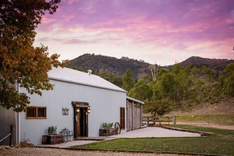 Riverlea Stables- Style And Charm Await You! - Accommodation Australia 0