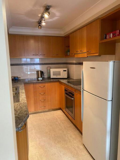 RIVERSIDE CITY VIEW PARKING NETFLIX WIFI WINE FREE - Accommodation Australia 2