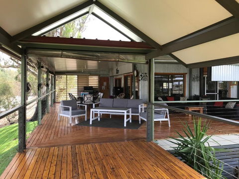 Riverside Farm Retreat - Accommodation Australia 3
