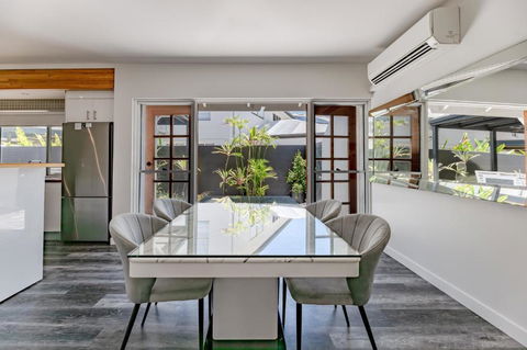 Riverside Noosa Sanctuary, Steps To Gympie Terrace - Accommodation Australia 2