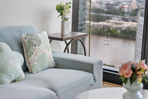 RiverViews 1BR 1BA Skytower Apt With Pool, Gym, Sauna - Local Tourism 2