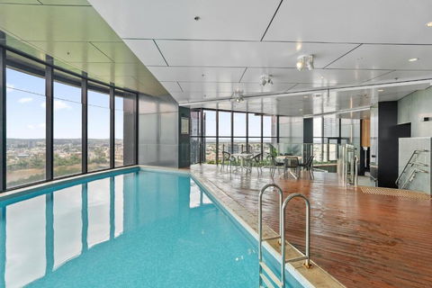 RiverViews 1BR 1BA Skytower Apt With Pool, Gym, Sauna - Local Tourism 3