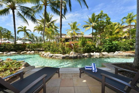 Resort-style Swim Out - A True Tropical Oasis - Local Tourism 0