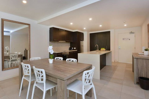 Resort-style Swim Out - A True Tropical Oasis - Local Tourism 3