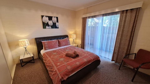 Rise N Shine - Affordable 50sqm Garden Apartment - Accommodation Australia 1
