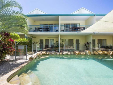 SAILS 9 Beachfront Getaway Horseshoe Bay - Accommodation Australia 0