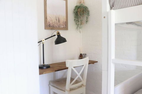 Rustic Chic 200 Metres From CBD - Accommodation Australia 2