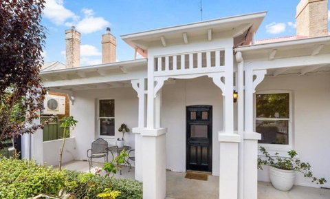 Roseland Cottage - CBD Heritage - Accommodation Australia 0