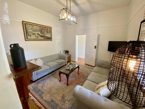Roseland Cottage - CBD Heritage - Accommodation Australia 2